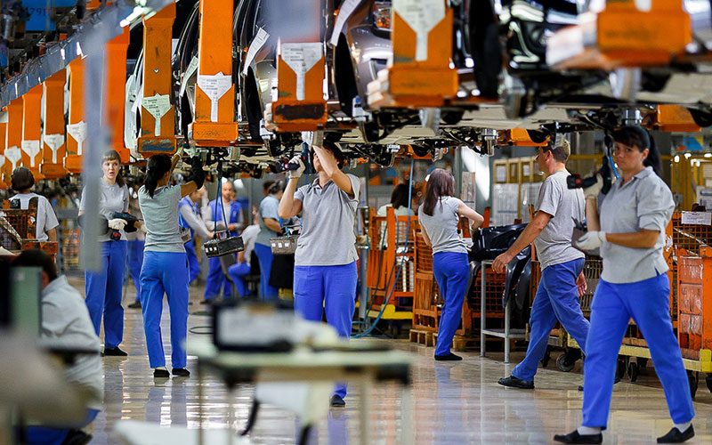 Работники АвтоВАЗа стали меньше покупать автомобили LADA