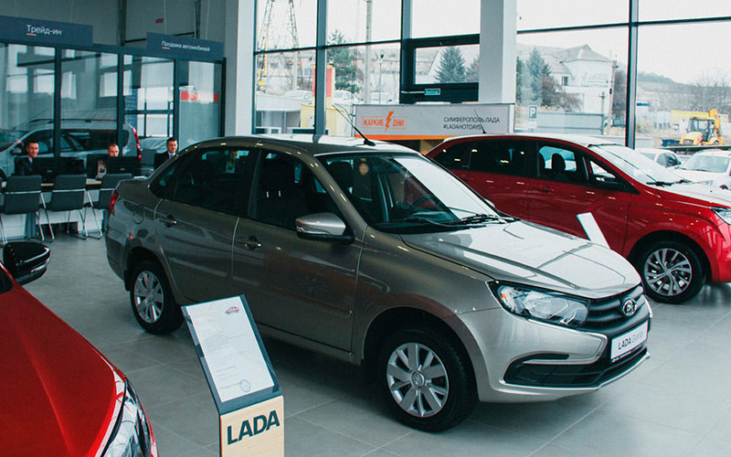 Седьмой раз за год АвтоВАЗ повысил цены: Веста сразу +40 тыс.